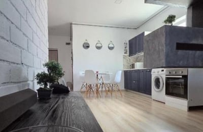 Аренда комфортных 2-комнатных апартаментов площадью 70 м² в районе Мамая, Констанца, Румыния